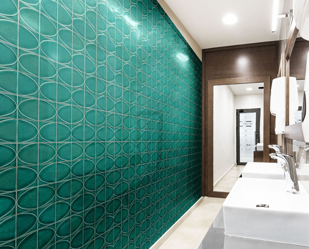 feature wall in glossy elliptical tile