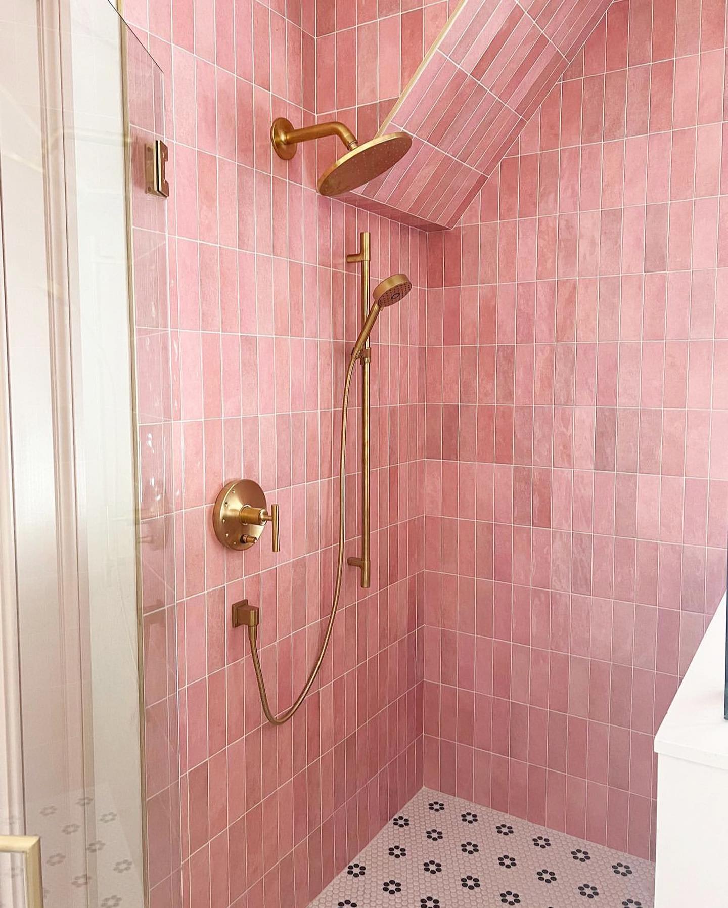 💕Pretty in Pink via @oliverjames_interiors #emsertile